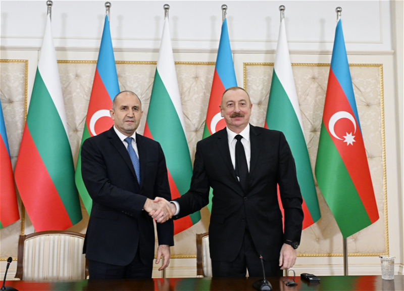Президент Ильхам Алиев и Президент Румен Радев выступили с заявлениями для прессы - ФОТО